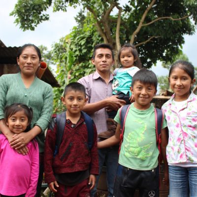 Aaron CON SU FAMILIA