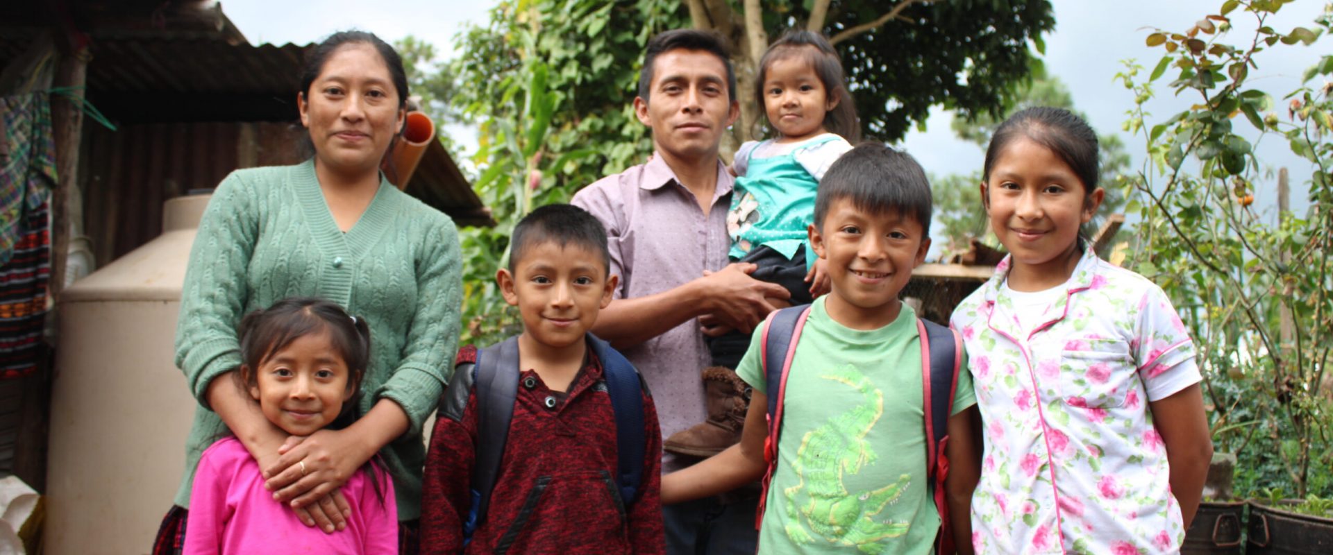 Aaron CON SU FAMILIA