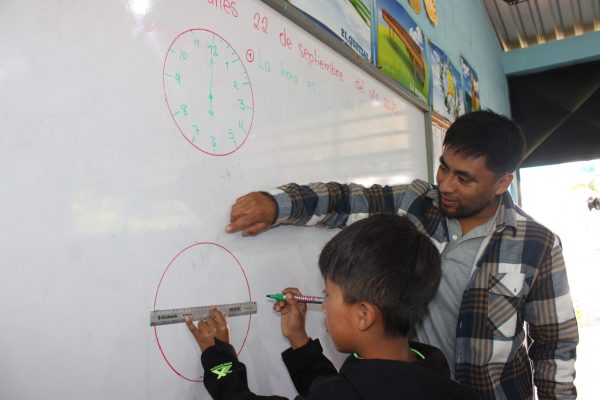 Aaron Con su Profesor #1