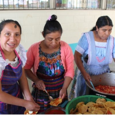 Roxana is a parent empowered through School the World's parent education programs.