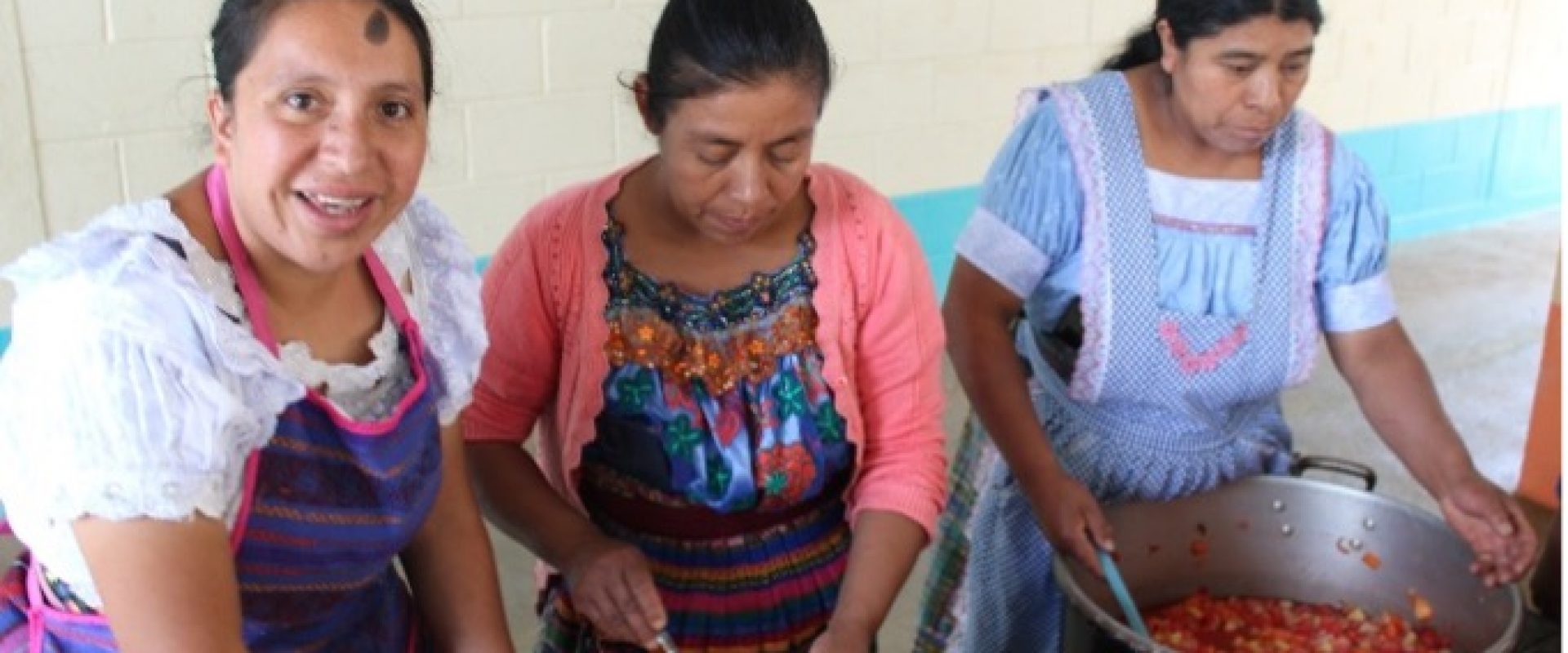 Roxana is a parent empowered through School the World's parent education programs.